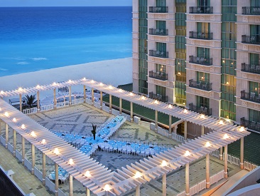 Popular All-inclusive hotel in Mexico Sandos Cancun Lifestyle Resort
