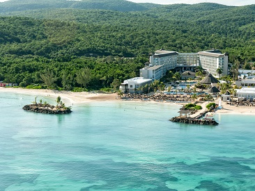 Popular All-inclusive hotel in Jamaica Royalton White Sands