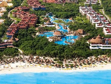 beachfront  all inclusive resort Riu Palace Peninsula