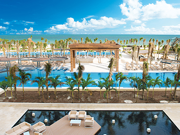 luxury plush  all inclusive resort Isla Mujeres Palace